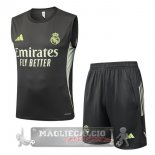 Set Completo Maglia Senza Maniche Formazione Real Madrid 2025 2026 Grigio Verde Set Completo Maglia Senza Maniche Formazione Real Madrid 2025 2026 Grigio Verde