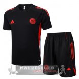 Set Completo Formazione Maglia Bayern Monaco 2025 2026 Nero Rosso Set Completo Formazione Maglia Bayern Monaco 2025 2026 Nero Rosso