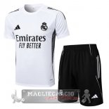 Set Completo Maglia Formazione Real Madrid 2025 2026 Bianco Nero Set Completo Maglia Formazione Real Madrid 2025 2026 Bianco Nero