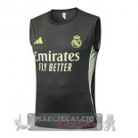 Maglia Formazione Senza Maniche Real Madrid 2025 2026 Grigio Verde Maglia Formazione Senza Maniche Real Madrid 2025 2026 Grigio Verde