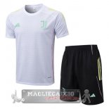 Set Completo Maglia Formazione Juventus 2025 2026 Bianco I Rosa Nero Set Completo Maglia Formazione Juventus 2025 2026 Bianco I Rosa Nero