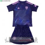 Terza Maglia Calcio Set Completo Bambino Leeds United 2024 2025 Terza Maglia Calcio Set Completo Bambino Leeds United 2024 2025