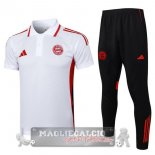 Bayern Monaco Bianco Rosso Nero Set Completo Maglia POLO 2025 2026 Bayern Monaco Bianco Rosso Nero Set Completo Maglia POLO 2025 2026