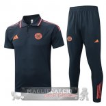Bayern Monaco Grigio Navy Set Completo Maglia POLO 2025 2026 Bayern Monaco Grigio Navy Set Completo Maglia POLO 2025 2026