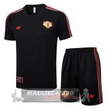Set Completo Maglia Formazione Manchester United 2025 2026 Nero Rosso Set Completo Maglia Formazione Manchester United 2025 2026 Nero Rosso