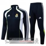 Set Completo Felpa Allenamento Formazione Bambino Real Madrid 2025 2026 Nero Bianco Set Completo Felpa Allenamento Formazione Bambino Real Madrid 2025 2026 Nero Bianco