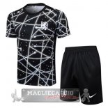 Set Completo Chelsea Maglia Formazione 2025 2026 Nero Bianco Set Completo Chelsea Maglia Formazione 2025 2026 Nero Bianco