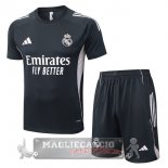 Set Completo Maglia Formazione Real Madrid 2025 2026 Grigio Navy Rosa Set Completo Maglia Formazione Real Madrid 2025 2026 Grigio Navy Rosa