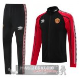 Set Completo Lunga Zip Giacca Manchester United 2025 2026 Nero I Rosso Set Completo Lunga Zip Giacca Manchester United 2025 2026 Nero I Rosso