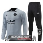 Paris Saint Germain Insieme Completo Grigio Nero Felpa Da Allenamento 2023-24 Paris Saint Germain Insieme Completo Grigio Nero Felpa Da Allenamento 2023-24