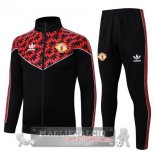 Set Completo Lunga Zip Giacca Manchester United 2025 2026 Nero II Rosso Set Completo Lunga Zip Giacca Manchester United 2025 2026 Nero II Rosso