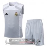 Set Completo Maglia Senza Maniche Formazione Real Madrid 2025 2026 Grigio Bianco Set Completo Maglia Senza Maniche Formazione Real Madrid 2025 2026 Grigio Bianco